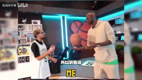 都是干货!加内特教网红投篮秘诀:库里总是先抬头看框